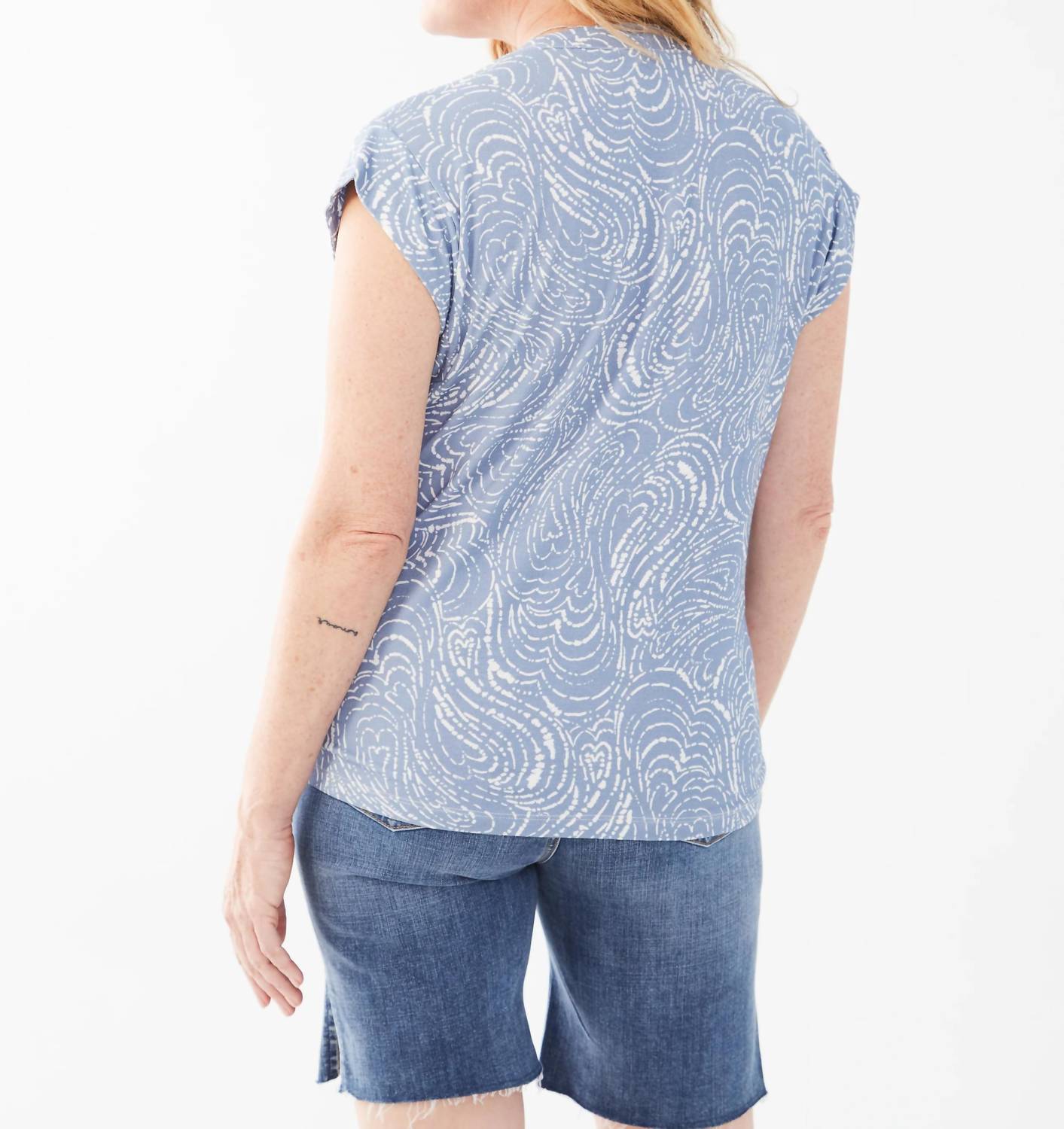 Fdj - Printed cap sleeve v - neck top - blue - clothing - shirts