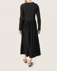Soaked In Luxury - Simone Plisse Long Sleeve Maxi Dress