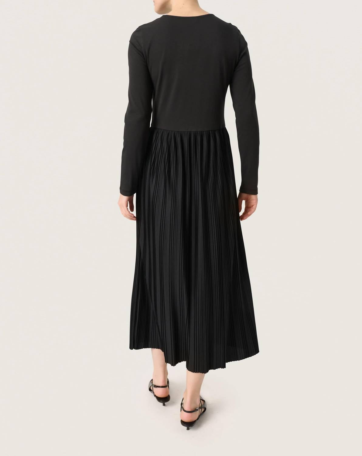 Soaked In Luxury - Simone Plisse Long Sleeve Maxi Dress