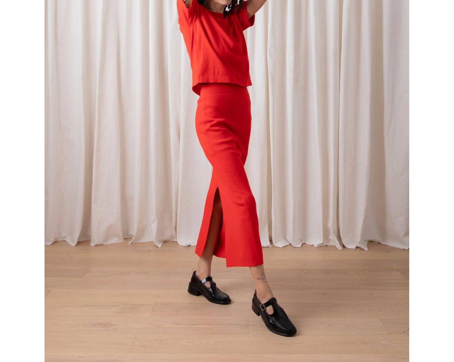 Ali Golden - Knit Boxy And Cropped Silhouette Shirt
