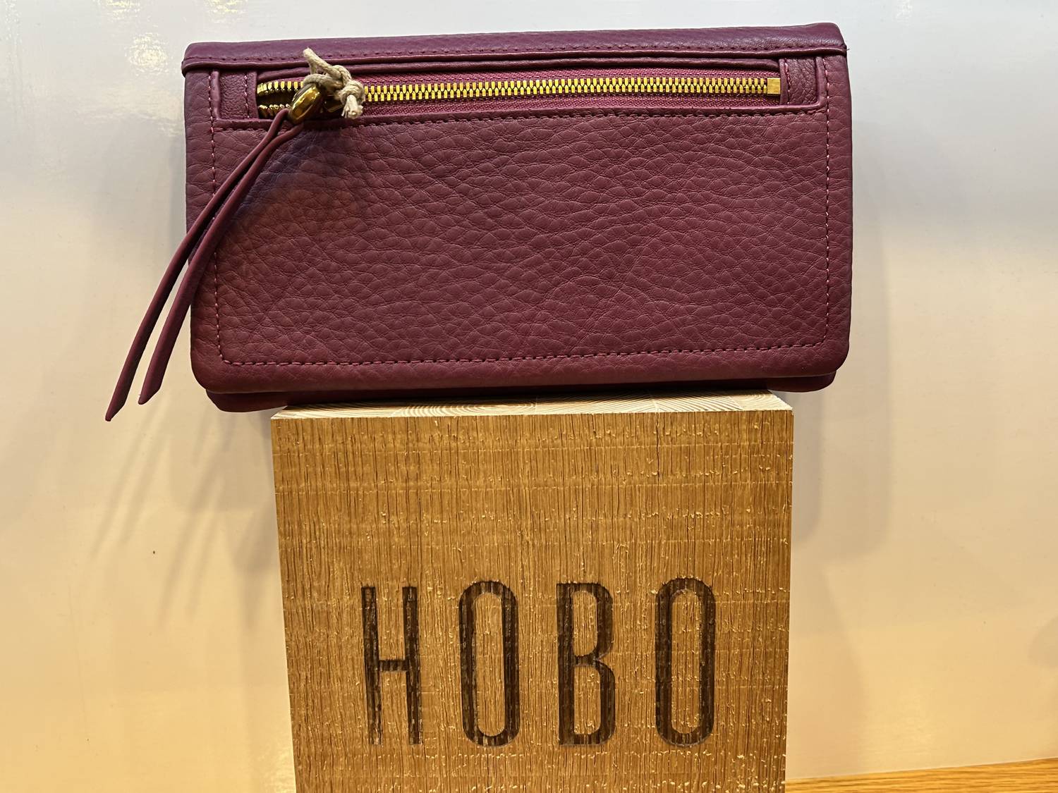Hobo - lumen continental pebble grain wallet