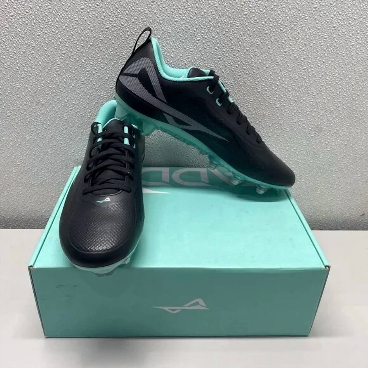 Caddix - Men's Low Top Football Cleats