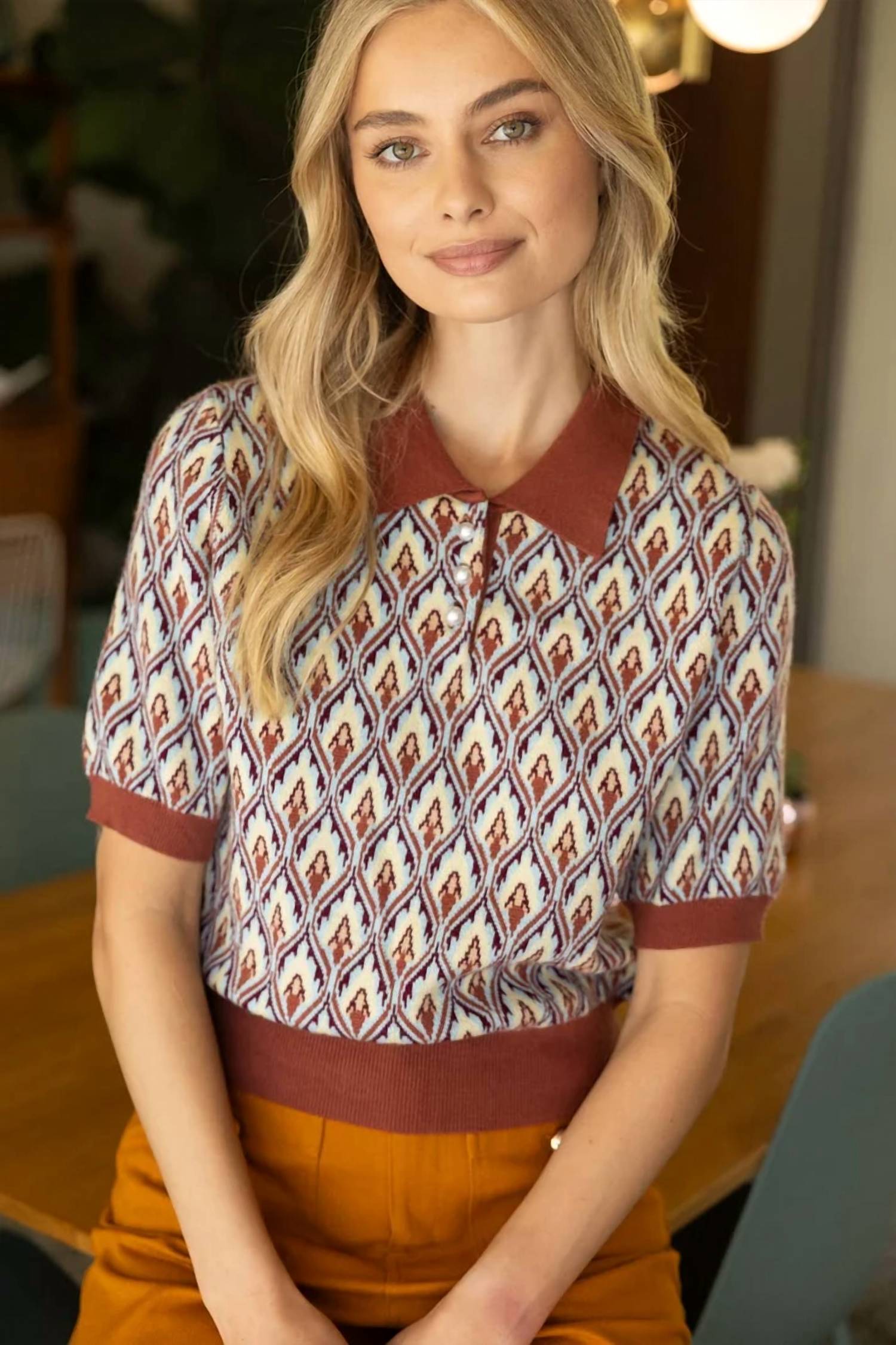 Voy - Quarter Button Collared Abstract Ribbed Knit Top