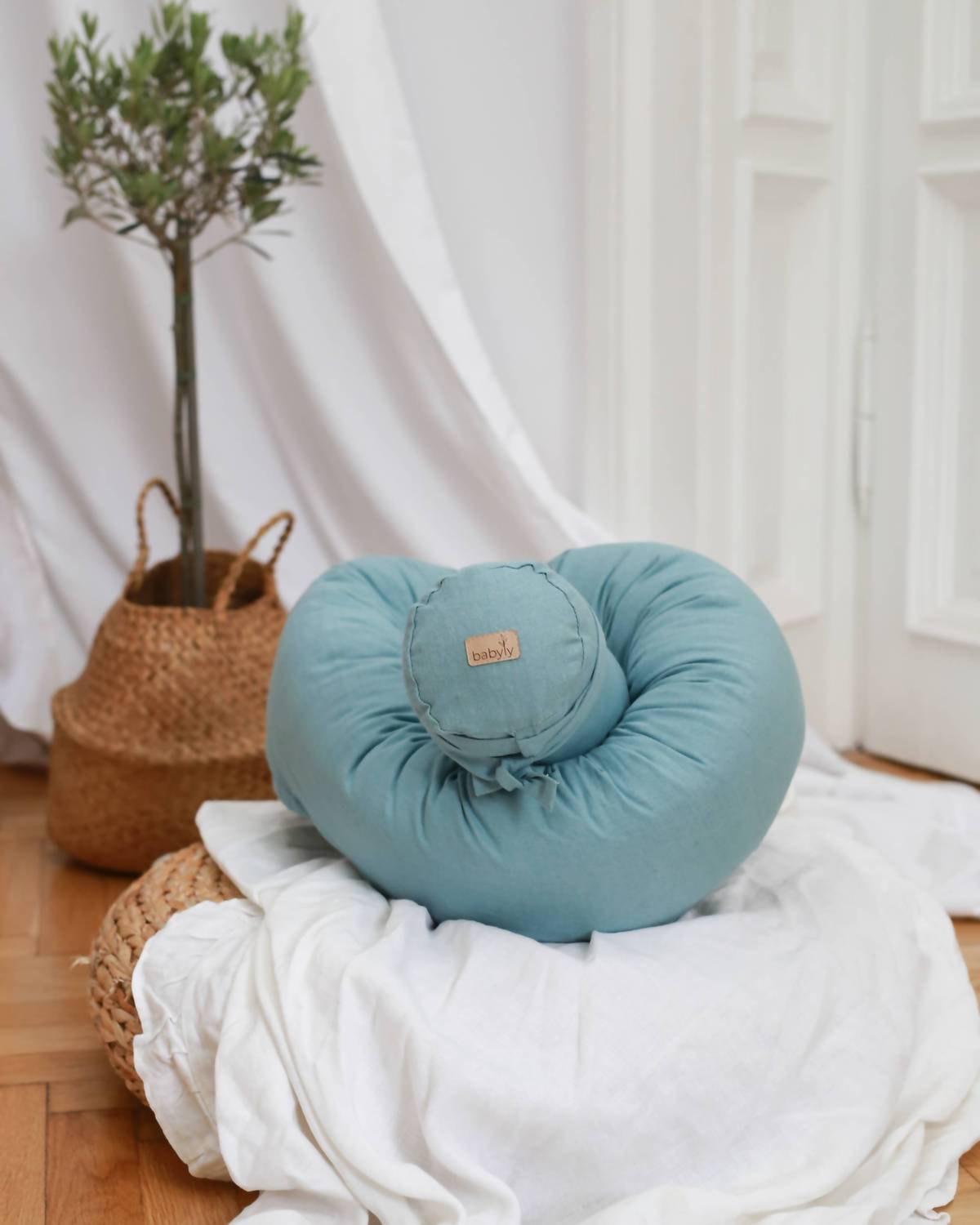 Babyly - Linen Baby Bed Roller Protector