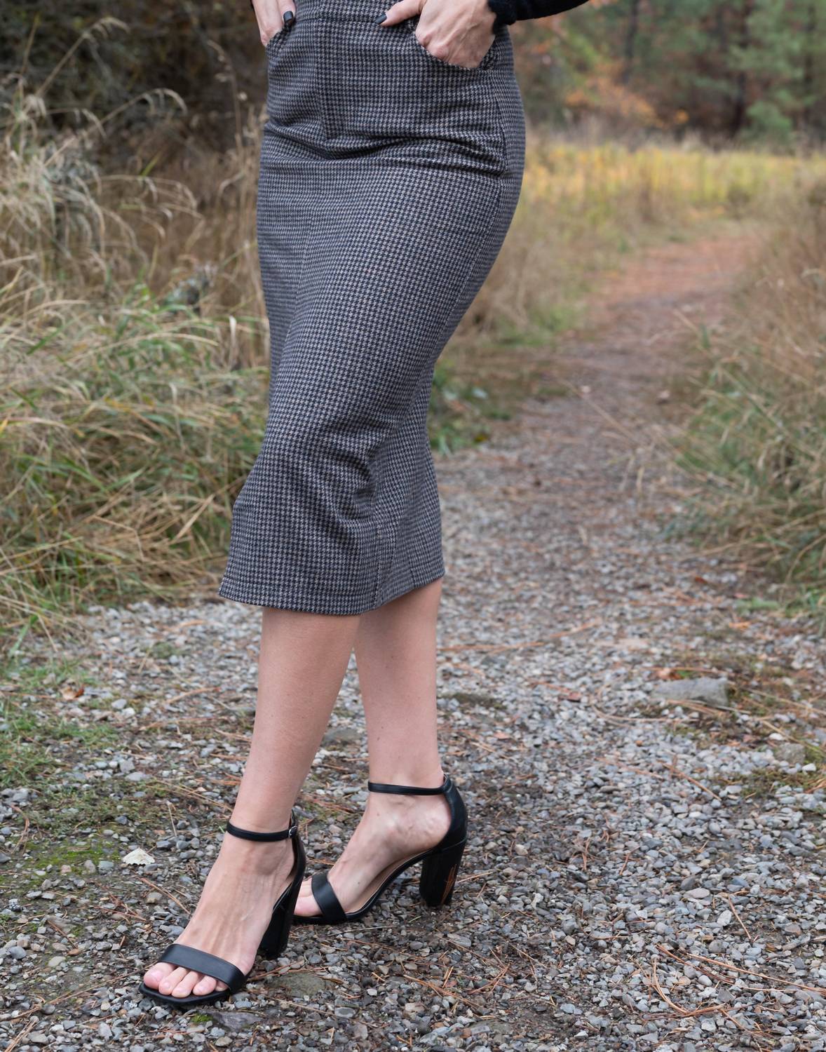 Sadie & Sage - OUTTA HERE HOUNDSTOOTH SKIRT