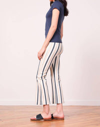 Avenue Montaigne Leo Flare Cut Pants in chic - women's pants - detail view