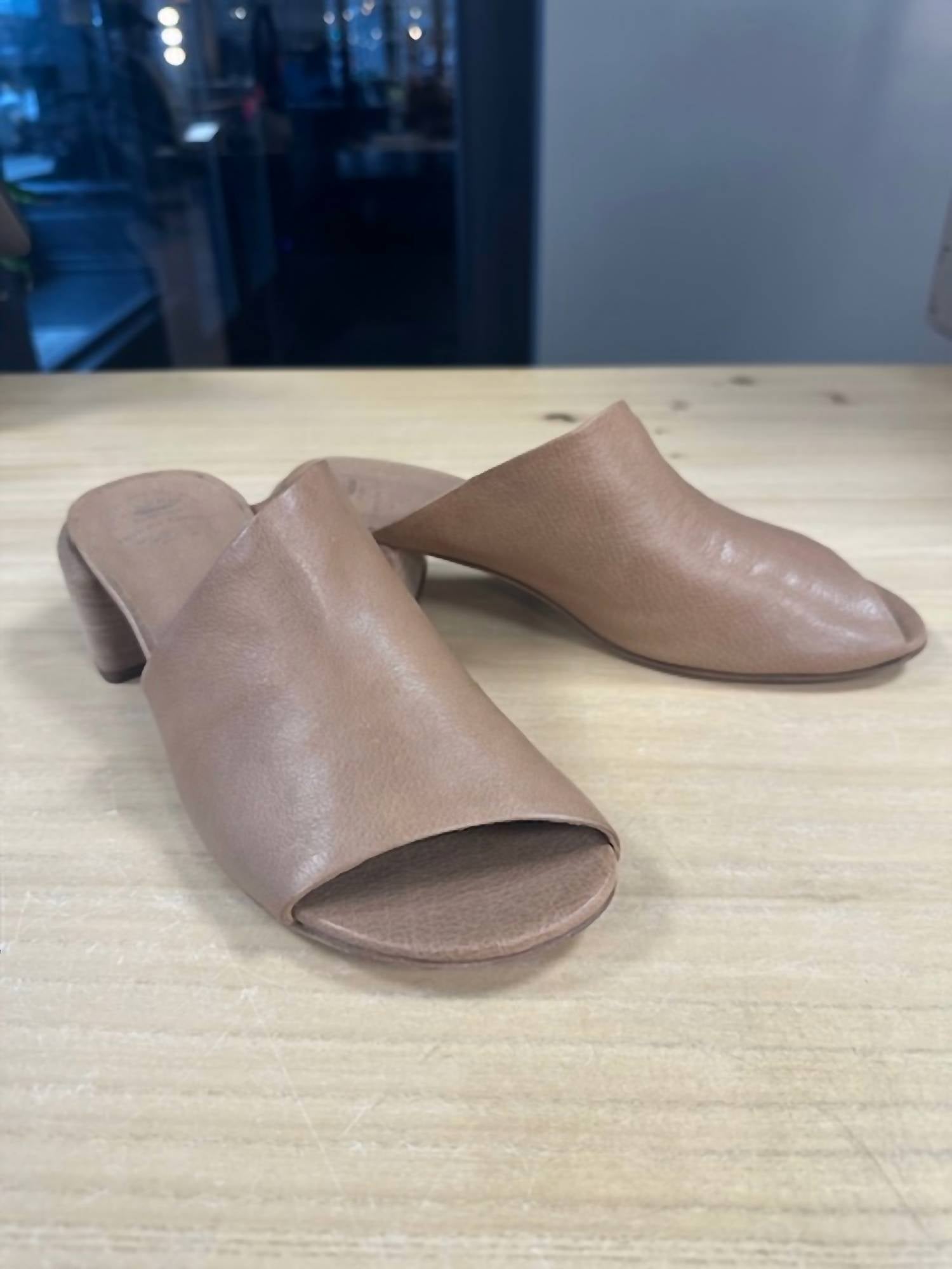 Officine Creative - Women's Hadry Leather Mule