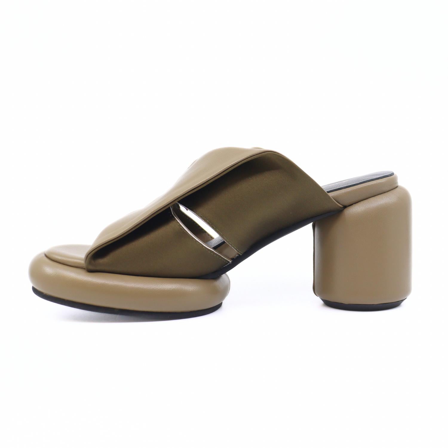 All Black - Women Mod Collar Mule