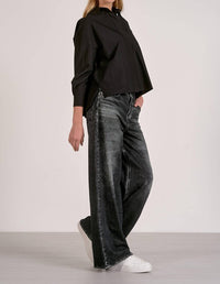 ELAN Elastic Waistband Jeans With Pockets in blue - women's jeans - detail view