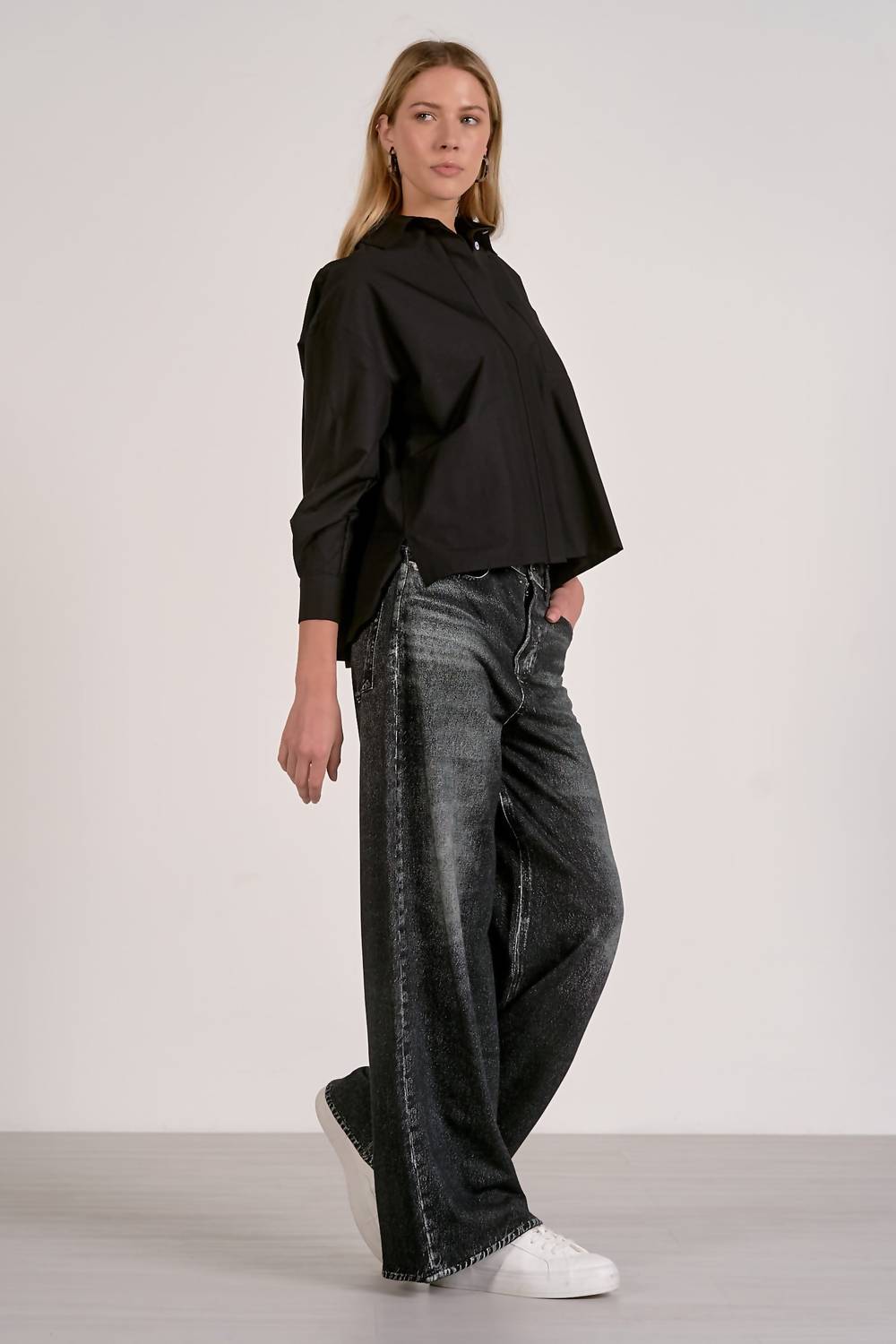 ELAN Elastic Waistband Jeans With Pockets in blue - women's jeans - alternate view