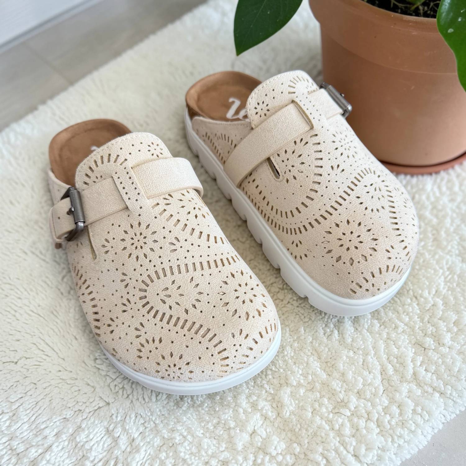 Very G - Women's Lulu Slip On Mule