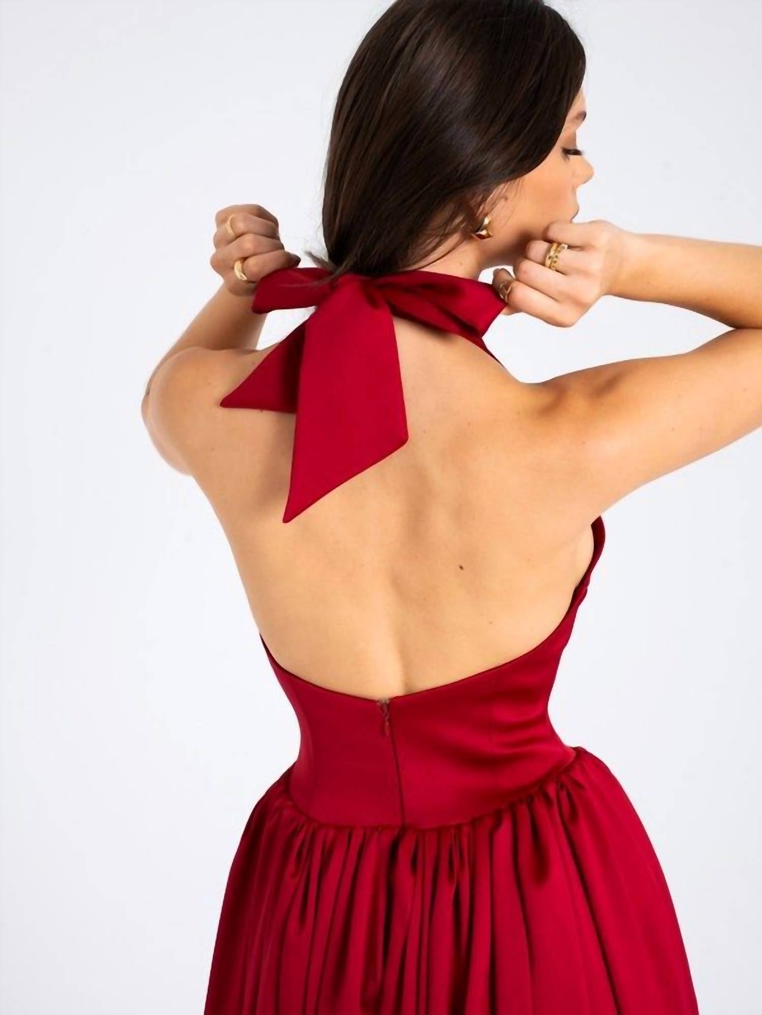Miss Circle - Cara Plunging Halter Backless Dress