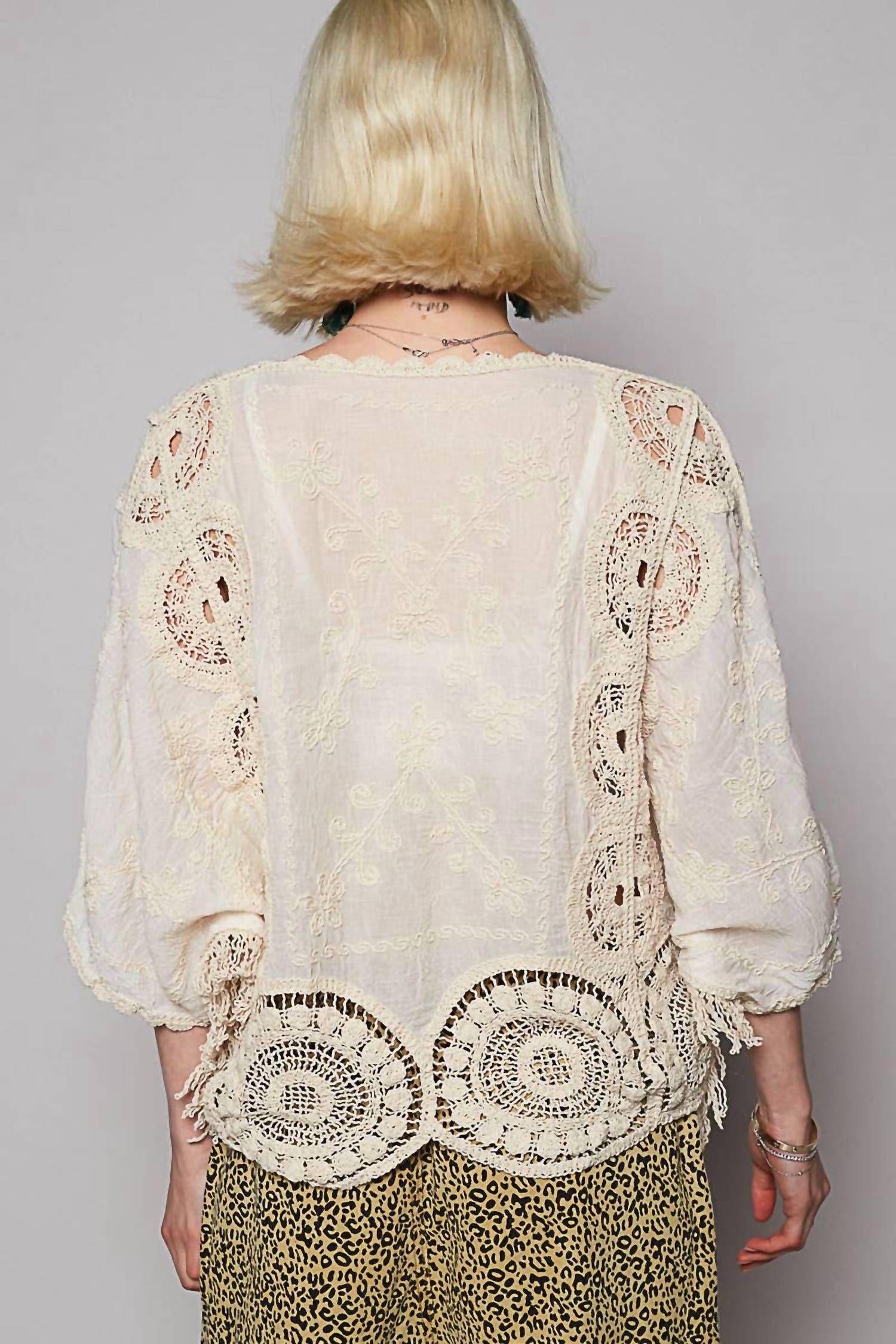 Pol - Round Neck Short Sleeve Floral Embroidery Top