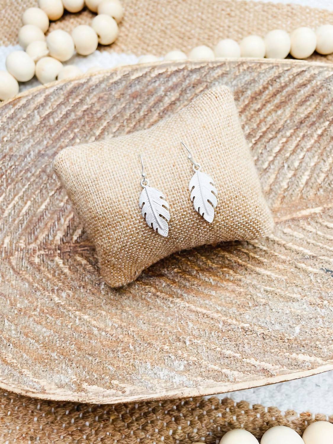 Trendy Wholesale - Women's Feather Dangle Earrings