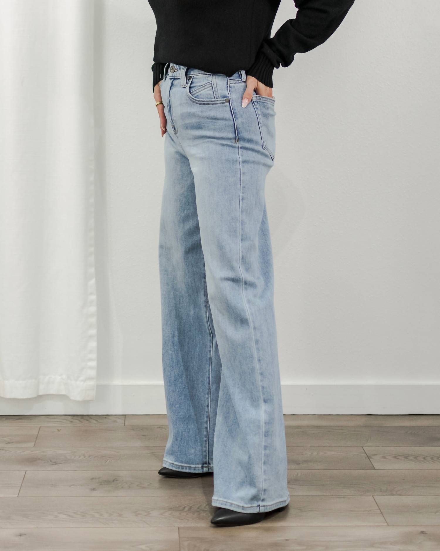 Hidden - Clean Wide Leg Jeans