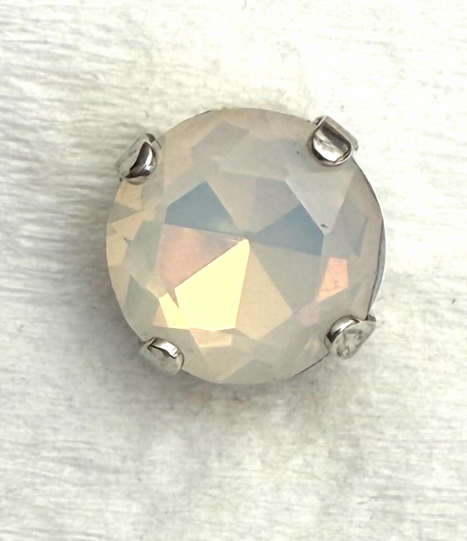 Mariana - Women's Studs Earrings