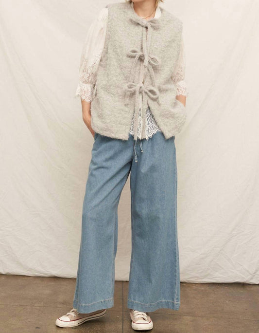 En Creme - Front Ribbon Tie Sweater Vest