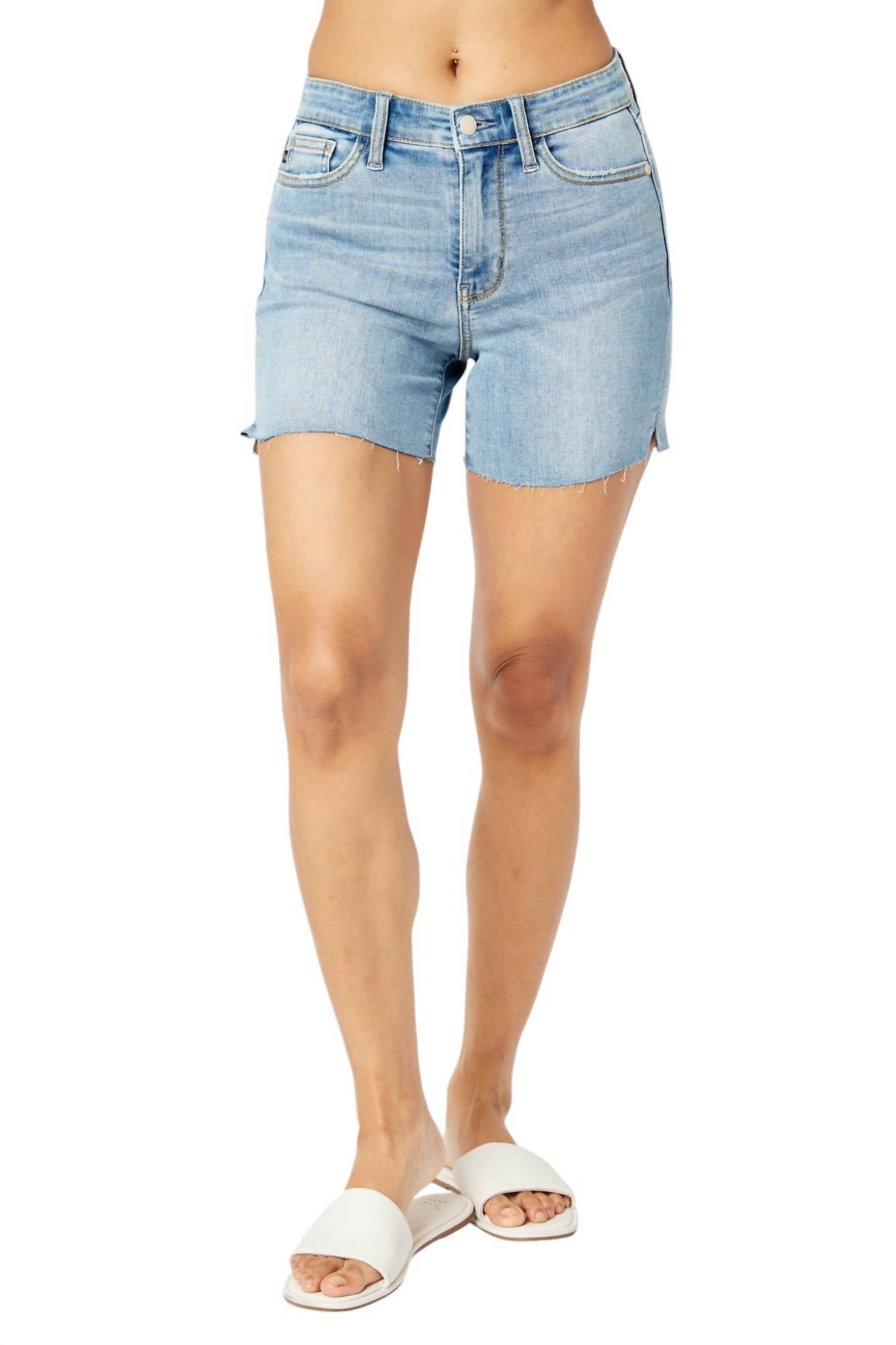 Judy Blue - MID RISE CUT-OFF DENIM SHORT