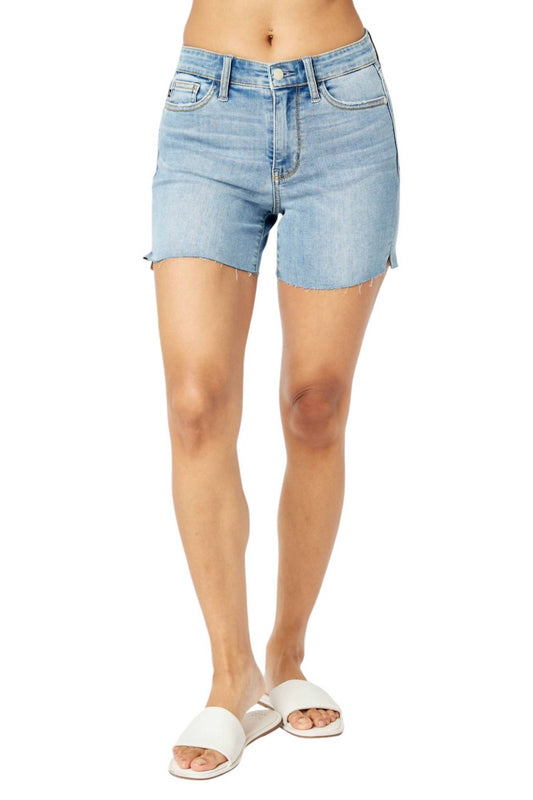 Judy Blue - MID RISE CUT-OFF DENIM SHORT