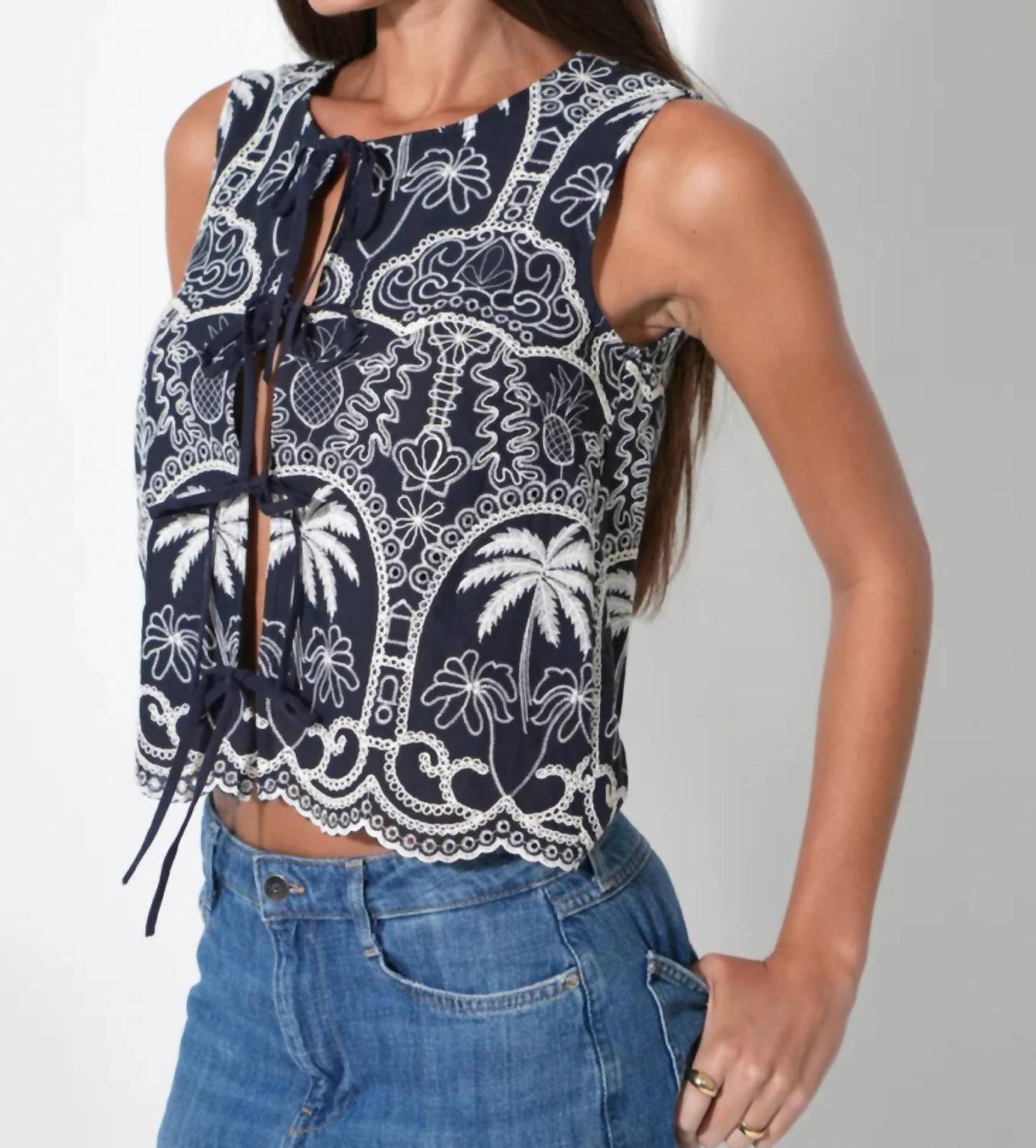Adelyn Rae - Katherine Scallop Embroidery Top