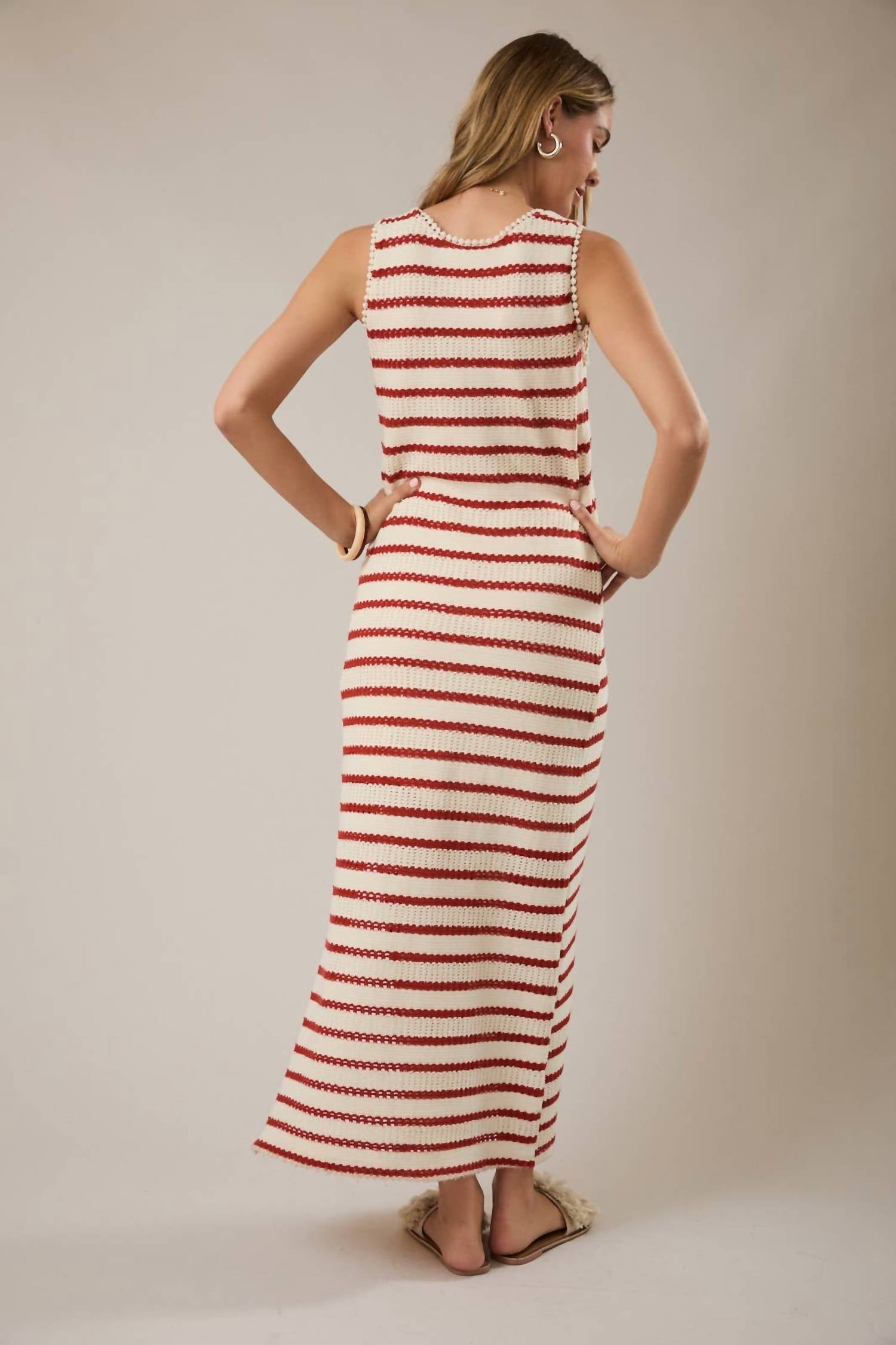 Gilli - Sleeveless Slit Maxi Dress
