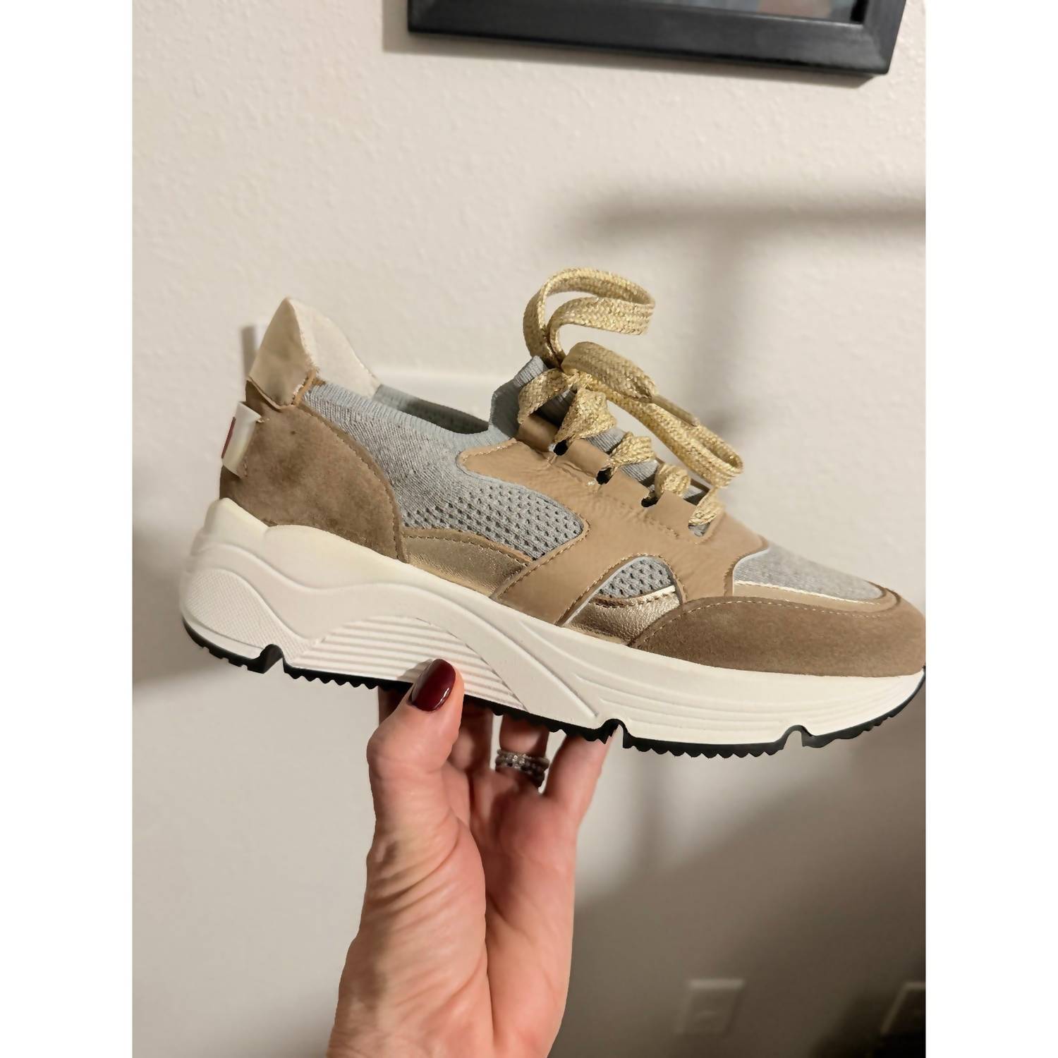 Vaddia - Women's Bookie Fashion Sneaker