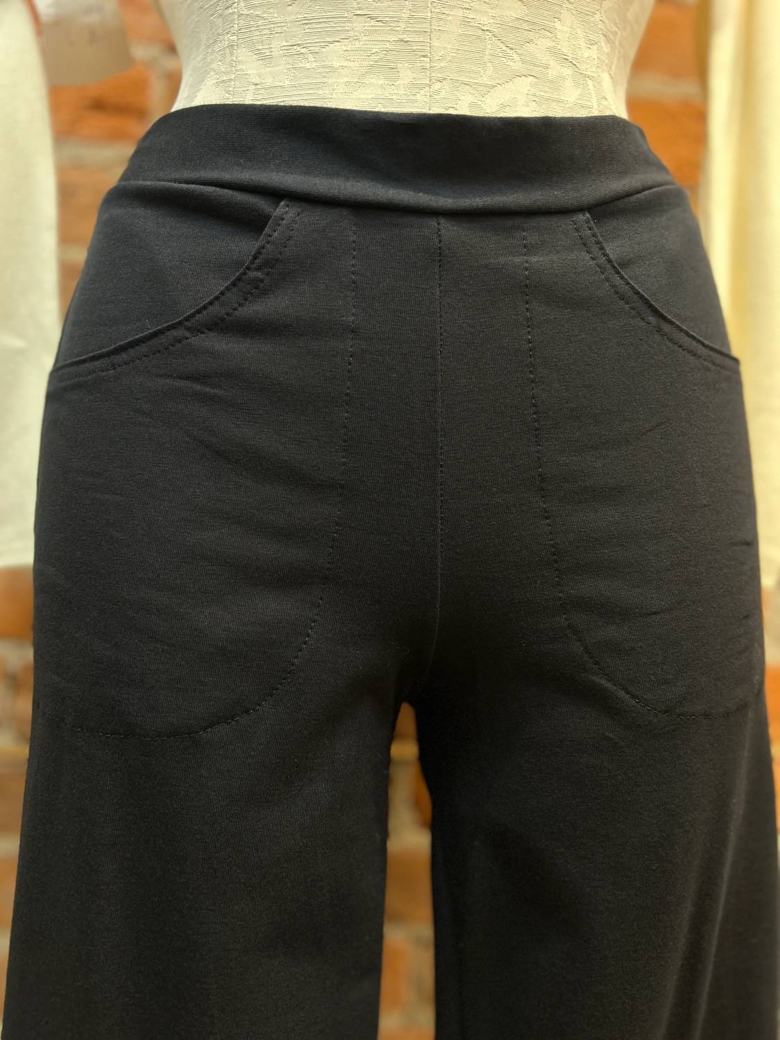 Flutter - Women's Narrow Leg Knit Pants