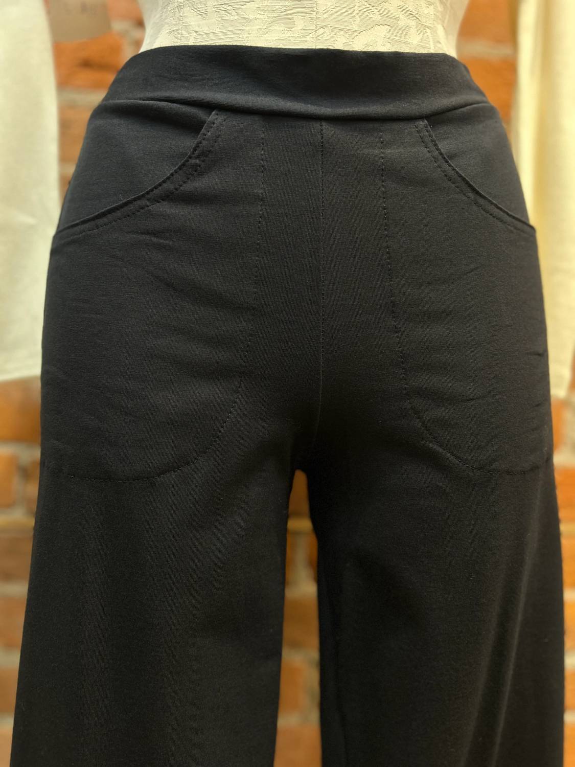 Flutter - Women's Narrow Leg Knit Pants