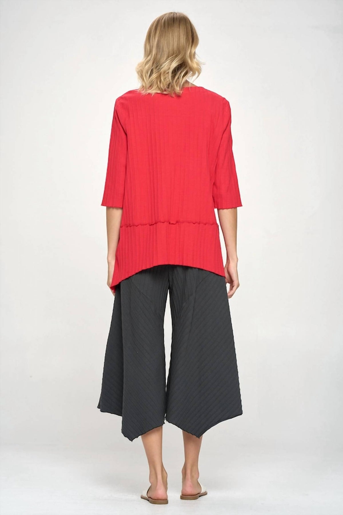 Focus Fashion - Ribbed Cotton Tunic with Button