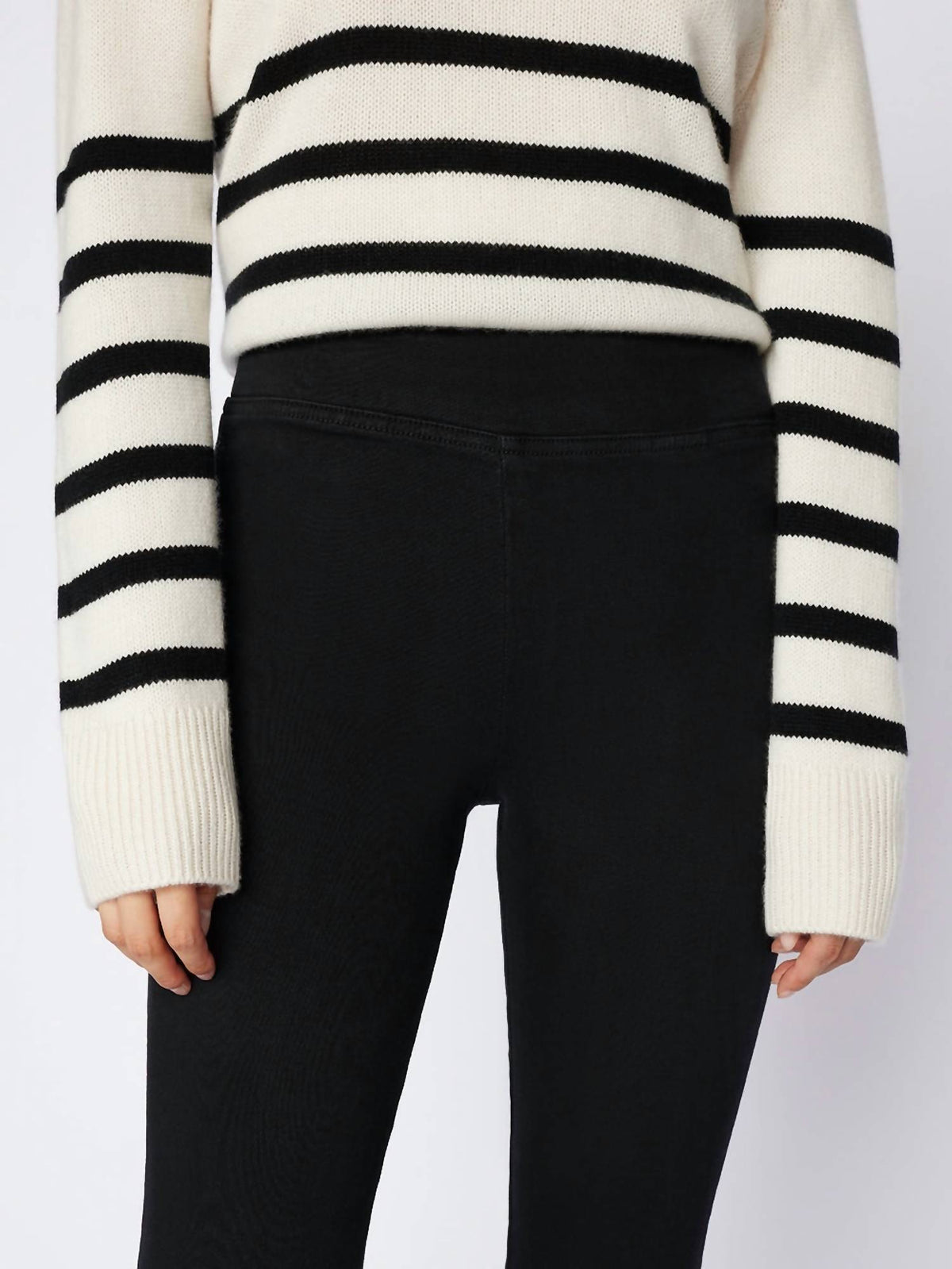 Frame - JET SET CROP MINI BOOT PANT