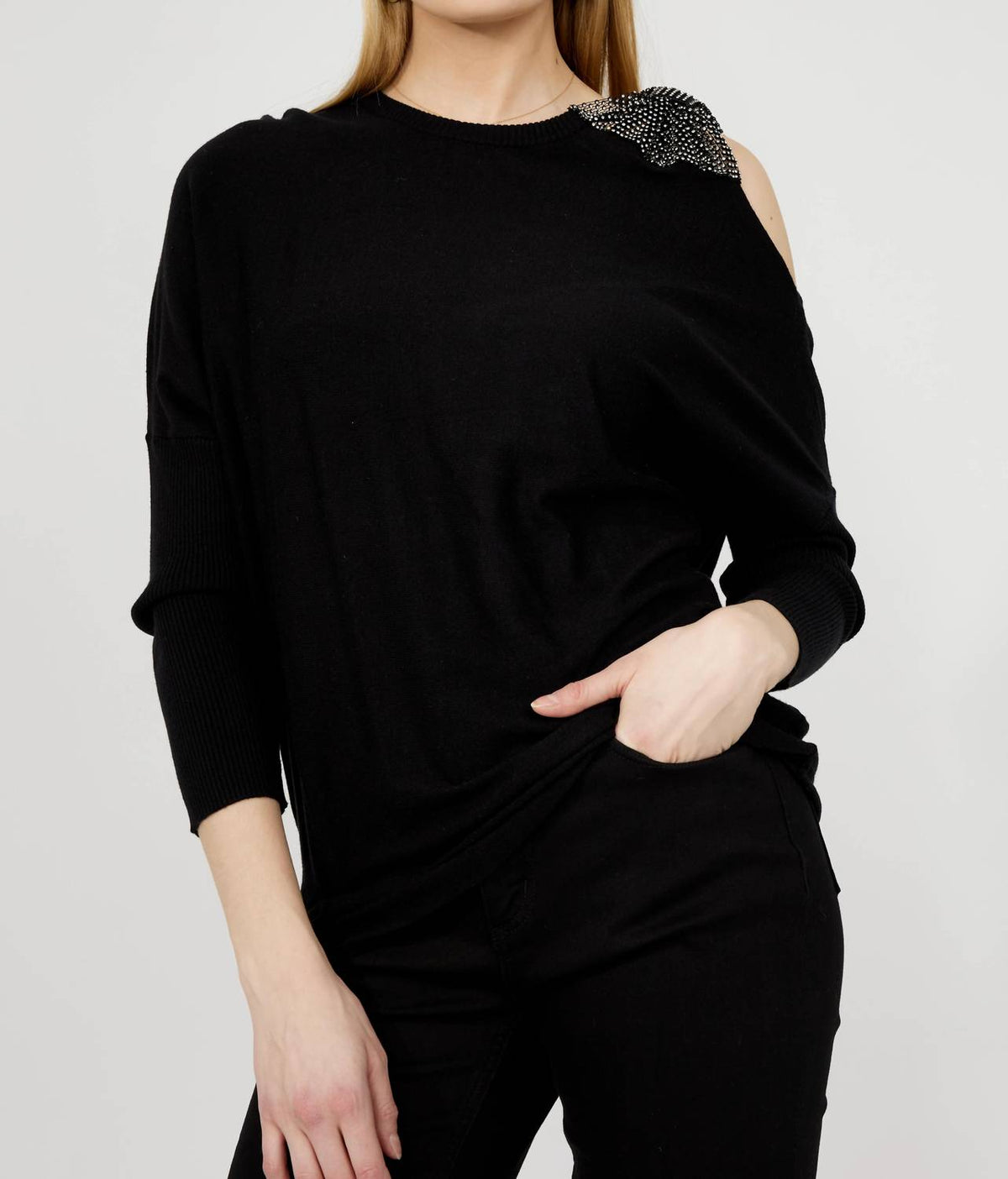 Frank Lyman - Crew Neck Jewel Pullover Sweater