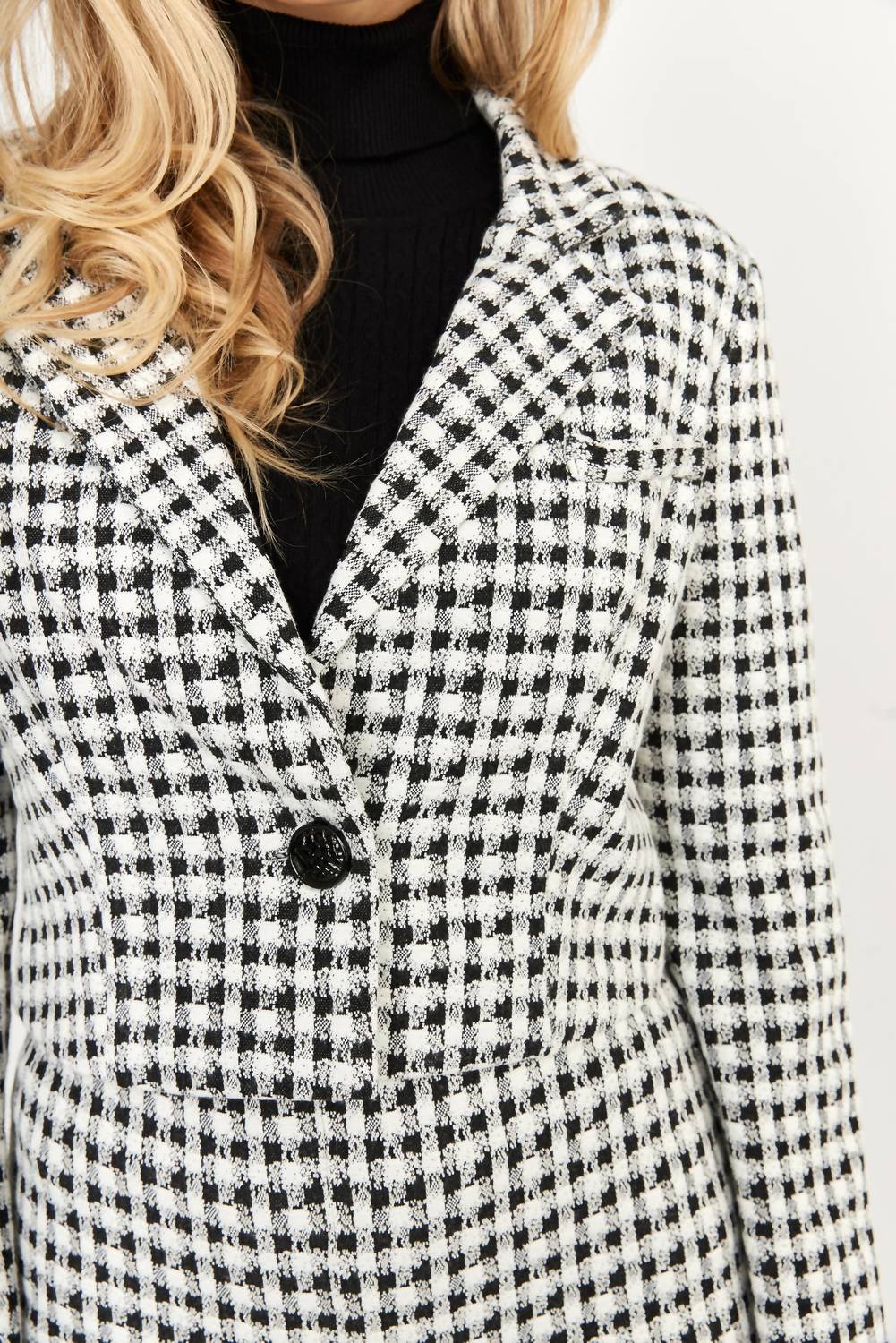 Frank Lyman - Cropped Houndstooth Knit Jacket