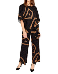 Frank Lyman - Flowy Elbow Crewneck Top