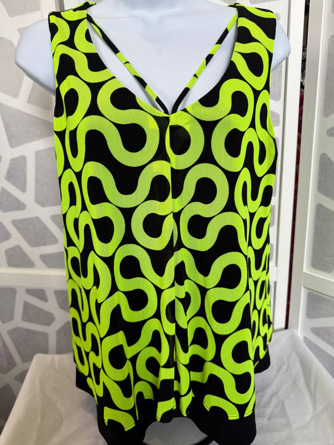 Frank Lyman - Sleeveless Mesh Top