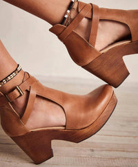 Free People - Women's Cedar Leather Clog Shoes