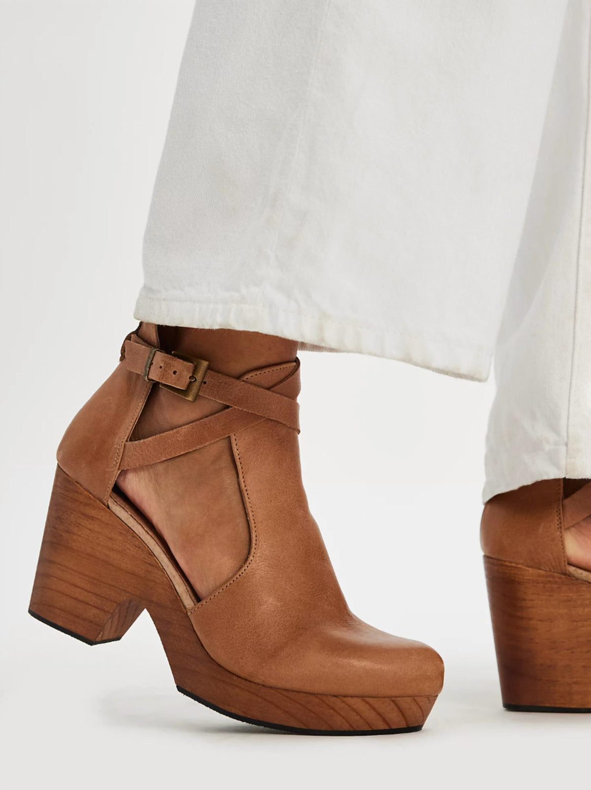 Free People - Women's Cedar Leather Clog Shoes