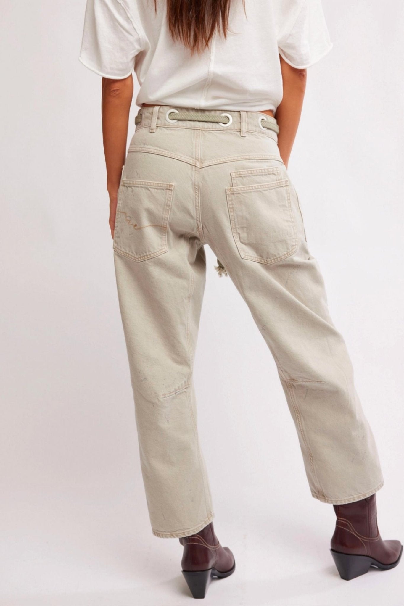 Free People - Moxie Jetty Pull - on Barrel Jeans - clothing - cotton - jeans
