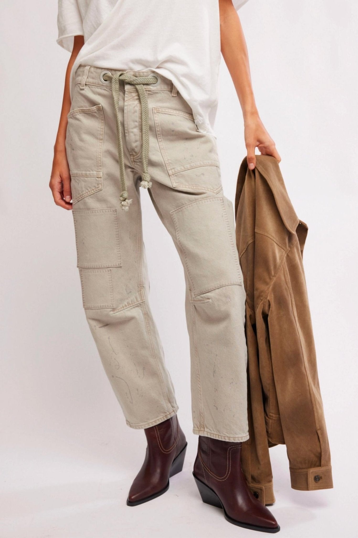 Free People - Moxie Jetty Pull - on Barrel Jeans - clothing - cotton - jeans