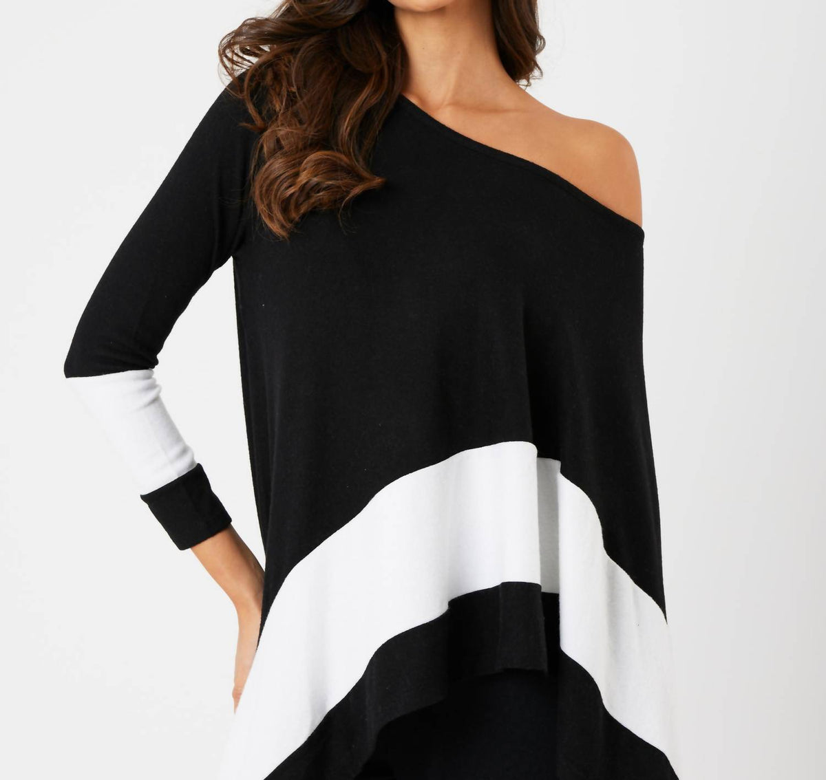 French Kyss - Asymmetrical Long Sleeve Top