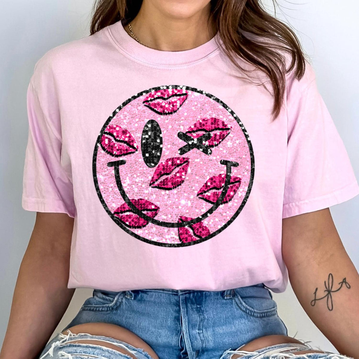 Gildan - Smiley Kiss Tee