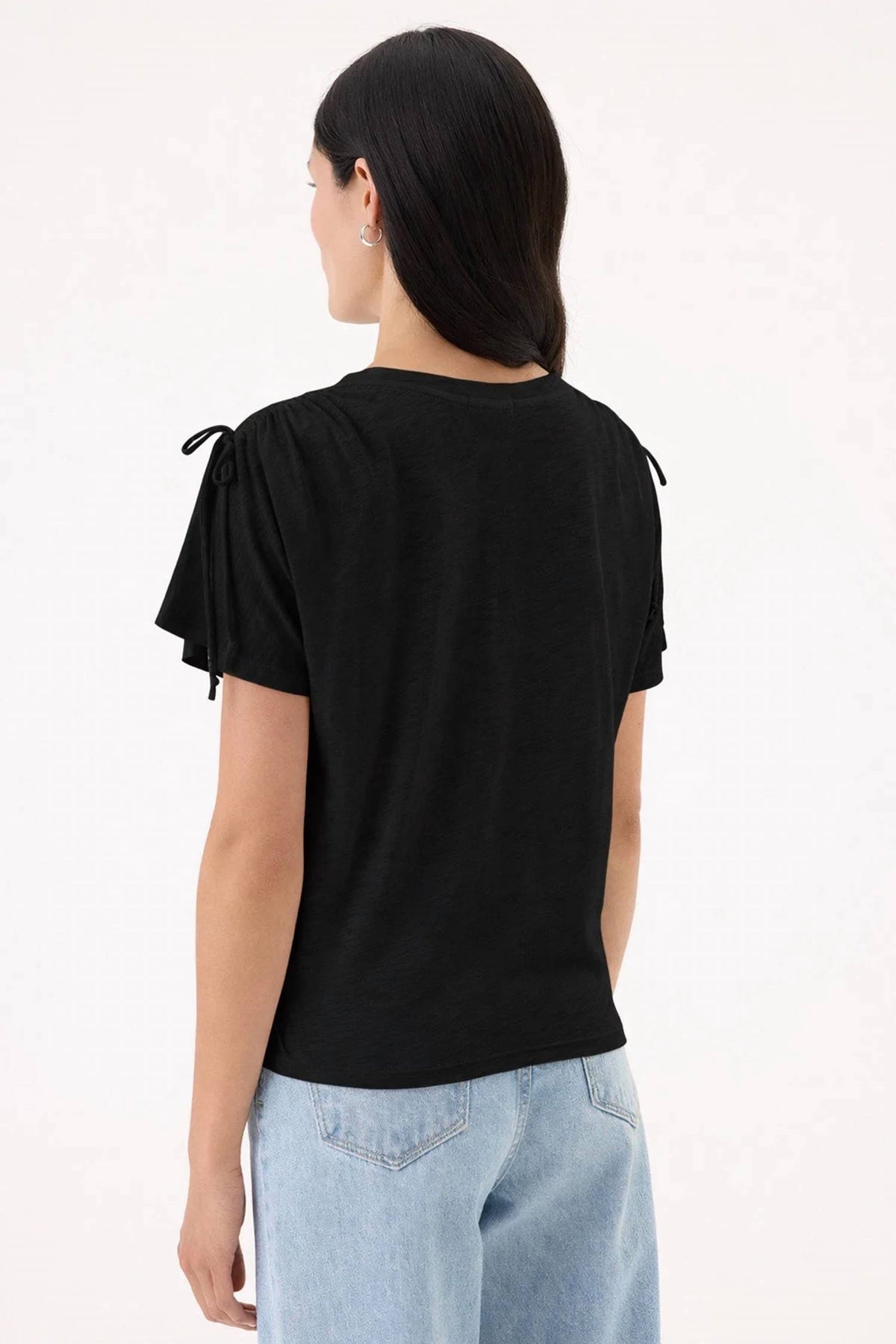 Goldie - Modern Muse Tee