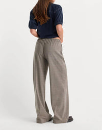 Good American - Pull On Mini Plaid Trouser