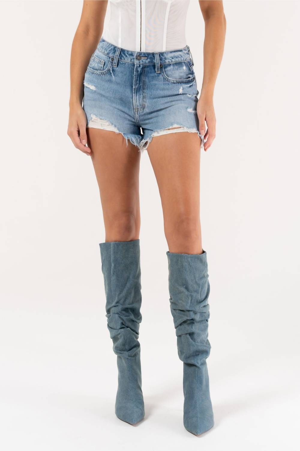 Hidden - Sofie High Rise Mom Short With Fray Hem