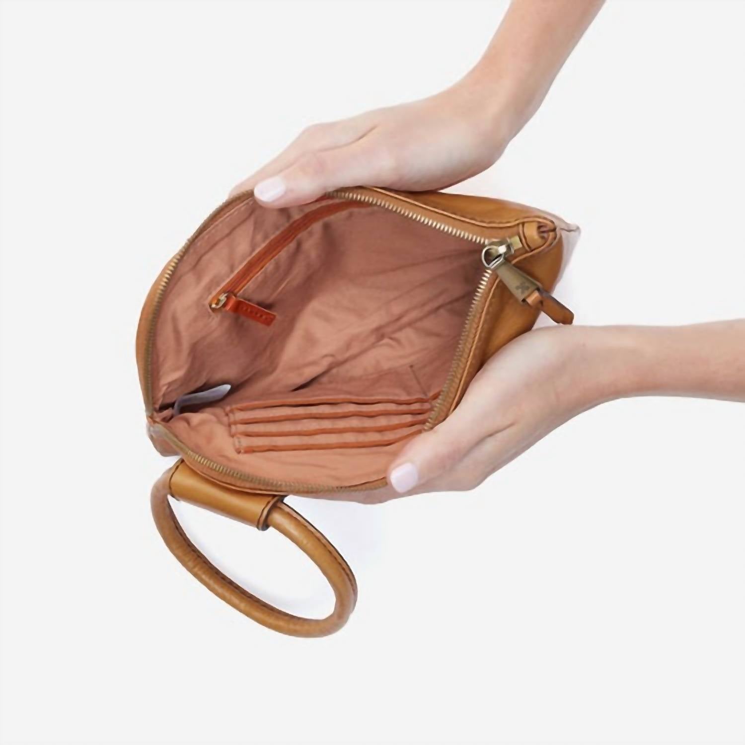 Hobo - Sable Wristlet - bags - brown - clutches