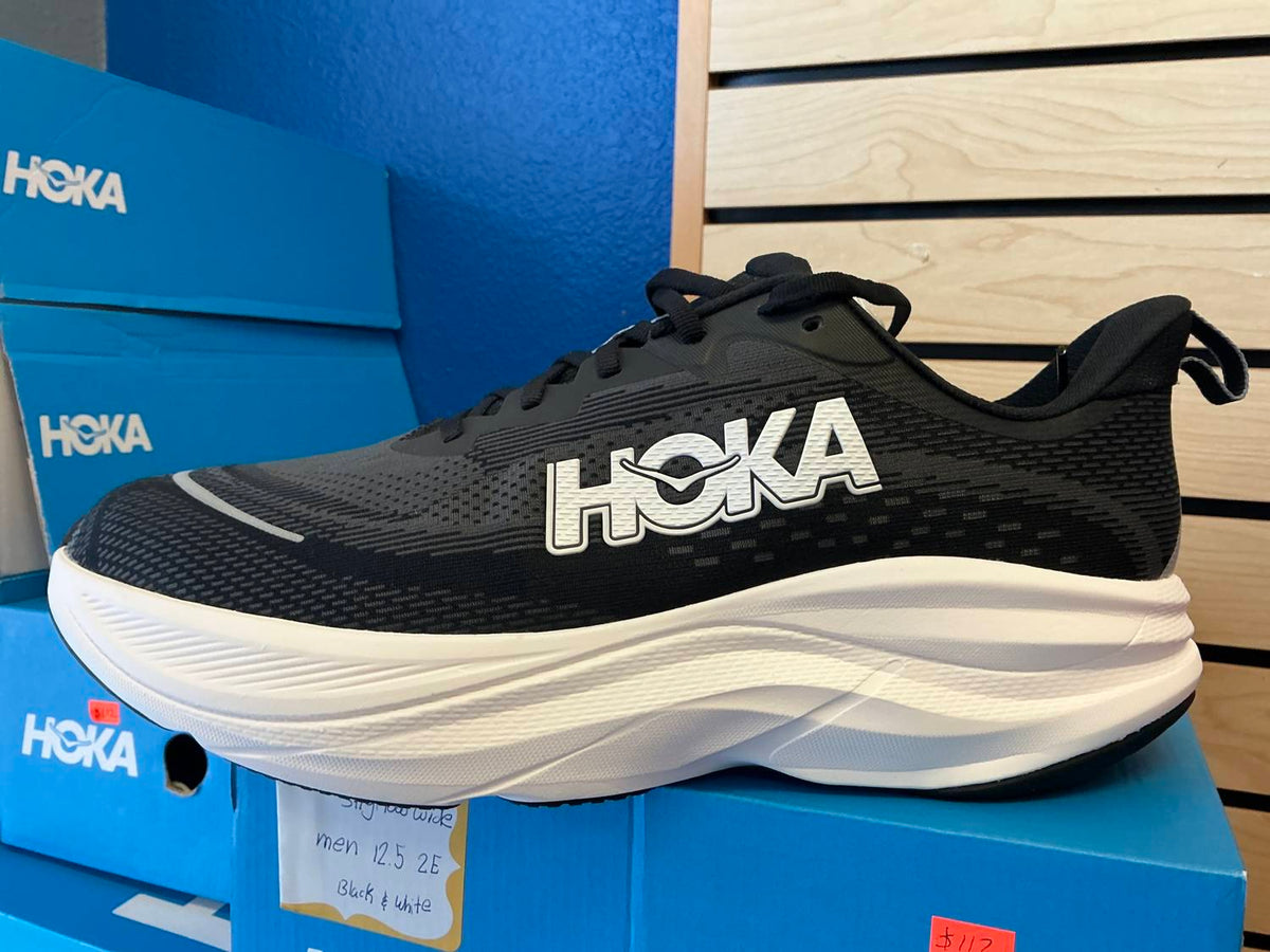 Hoka - Skyflow wide