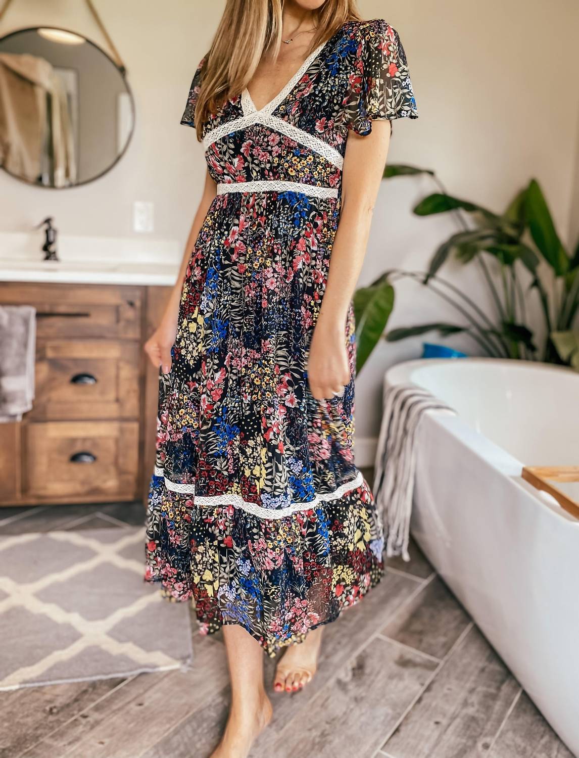 In - Loom - Bright Floral Chiffon Midi Dress - black - clothing - dresses