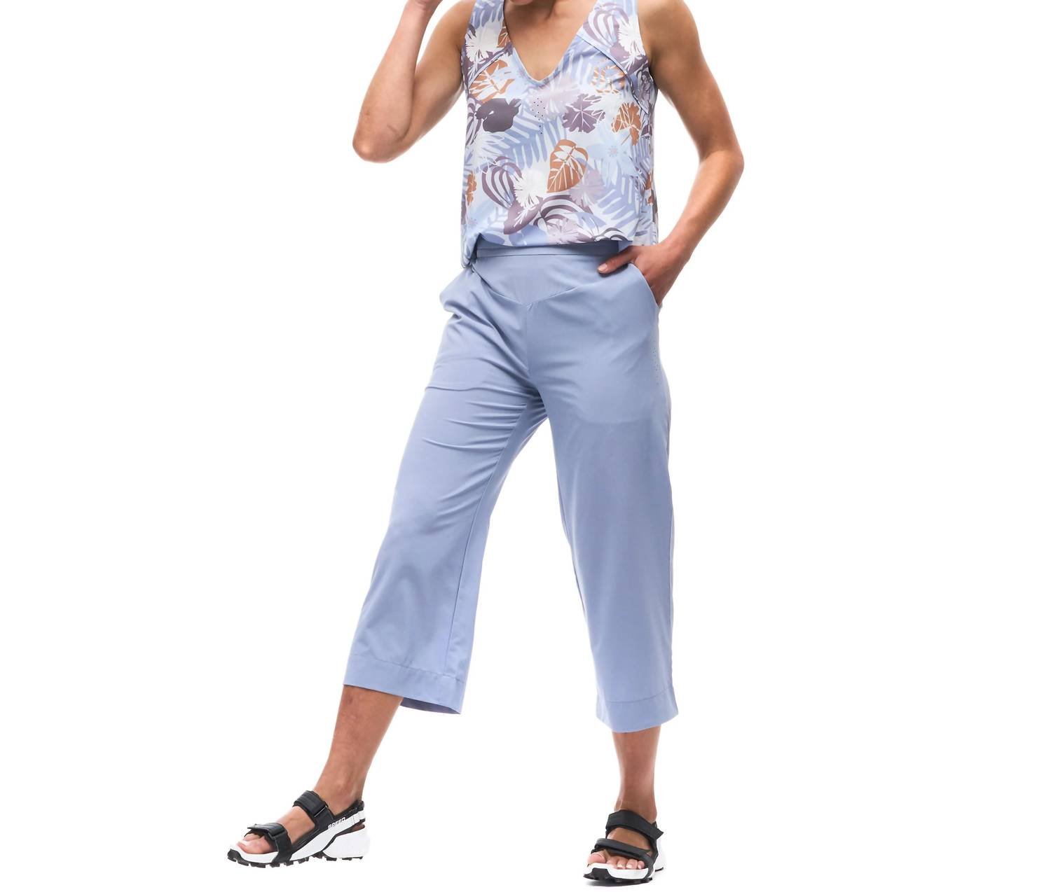 Indyeva - Halka Tank Top - beige - clothing - floral