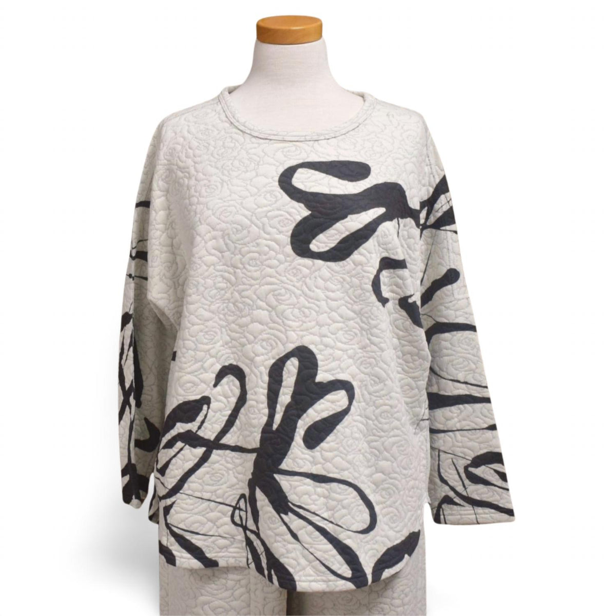 Inoah - Women's Scatter Dolman Pullover