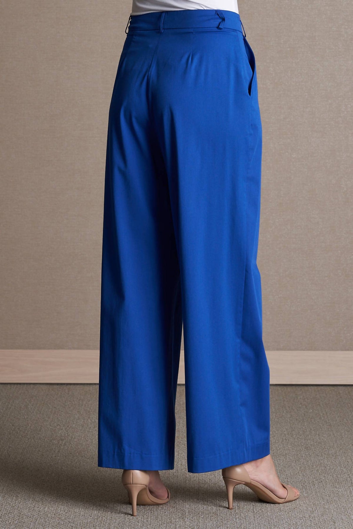 Relaxed Wide Leg Pant
