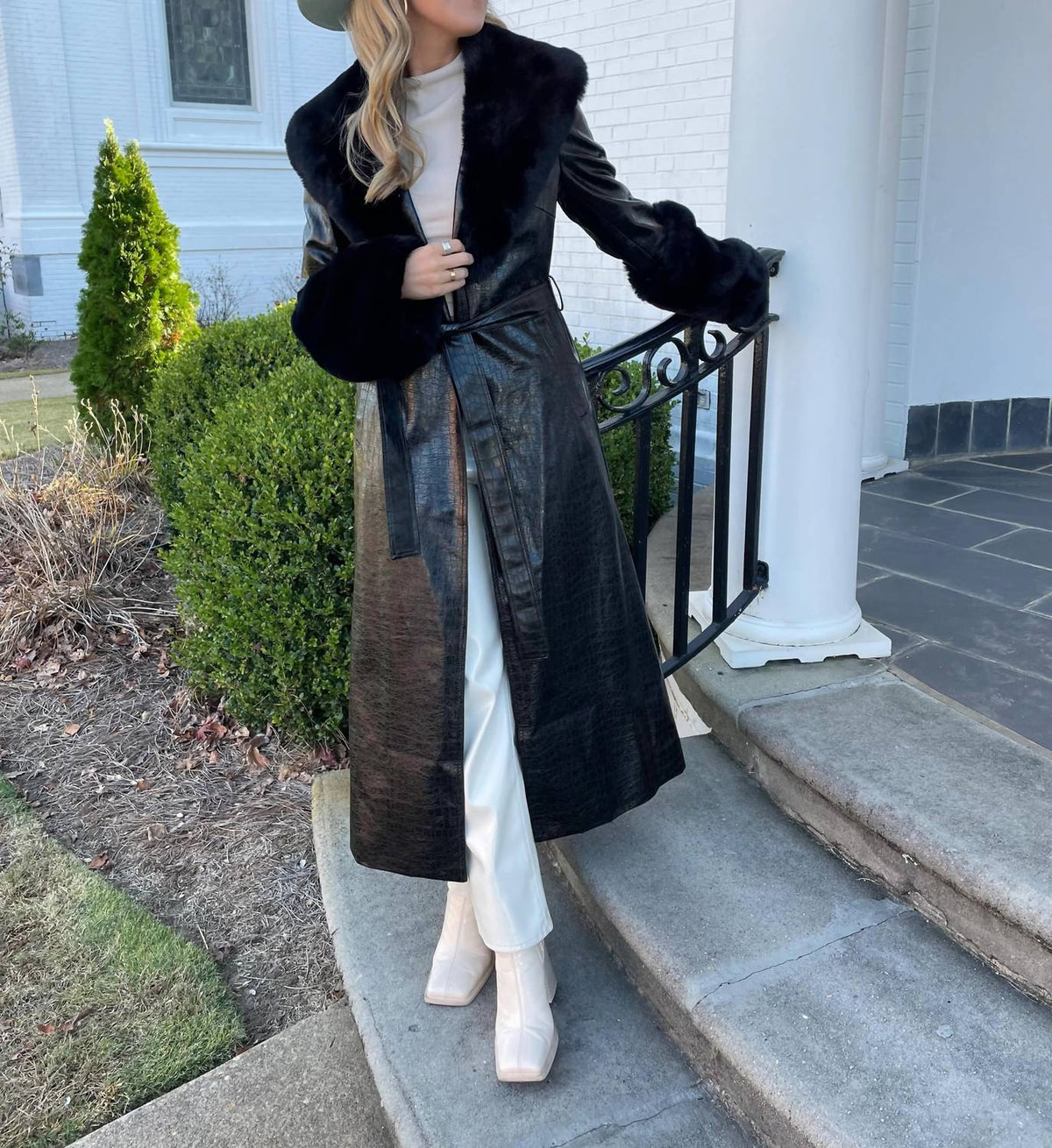 Jayley - The Onyx Coat